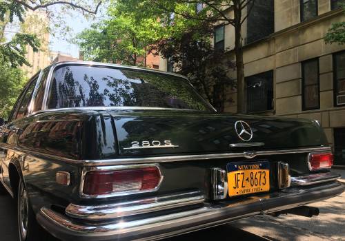 Pardeep’s ‘71 Mercedes Benz looked perfect upon arrival on set.